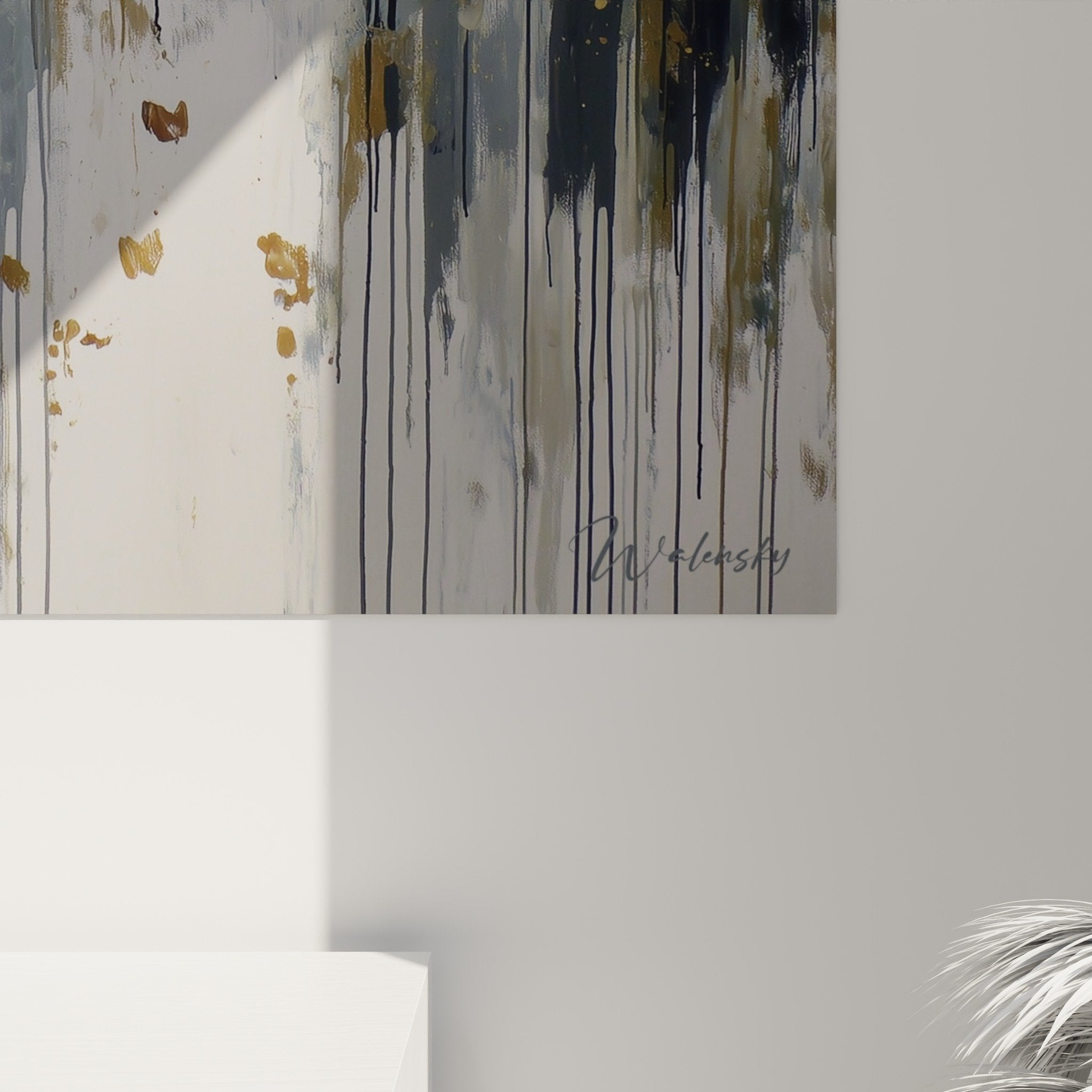 Vue ensemble tableau fleurs blanches dorees papillons coulures grises decoration feng shui ouest metal