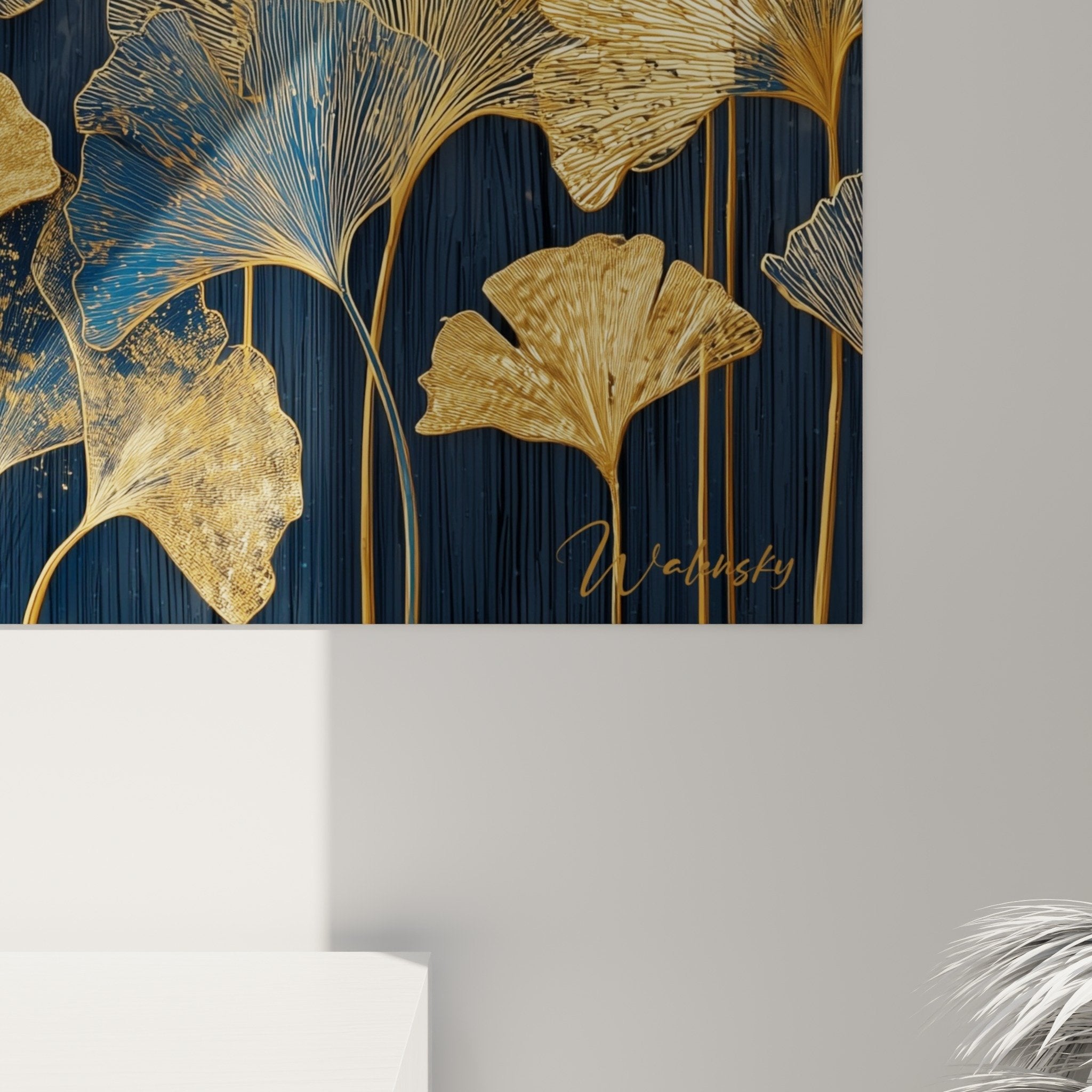 Vue ensemble tableau ginkgo composition feuilles dorees tiges ocre fond marine profond