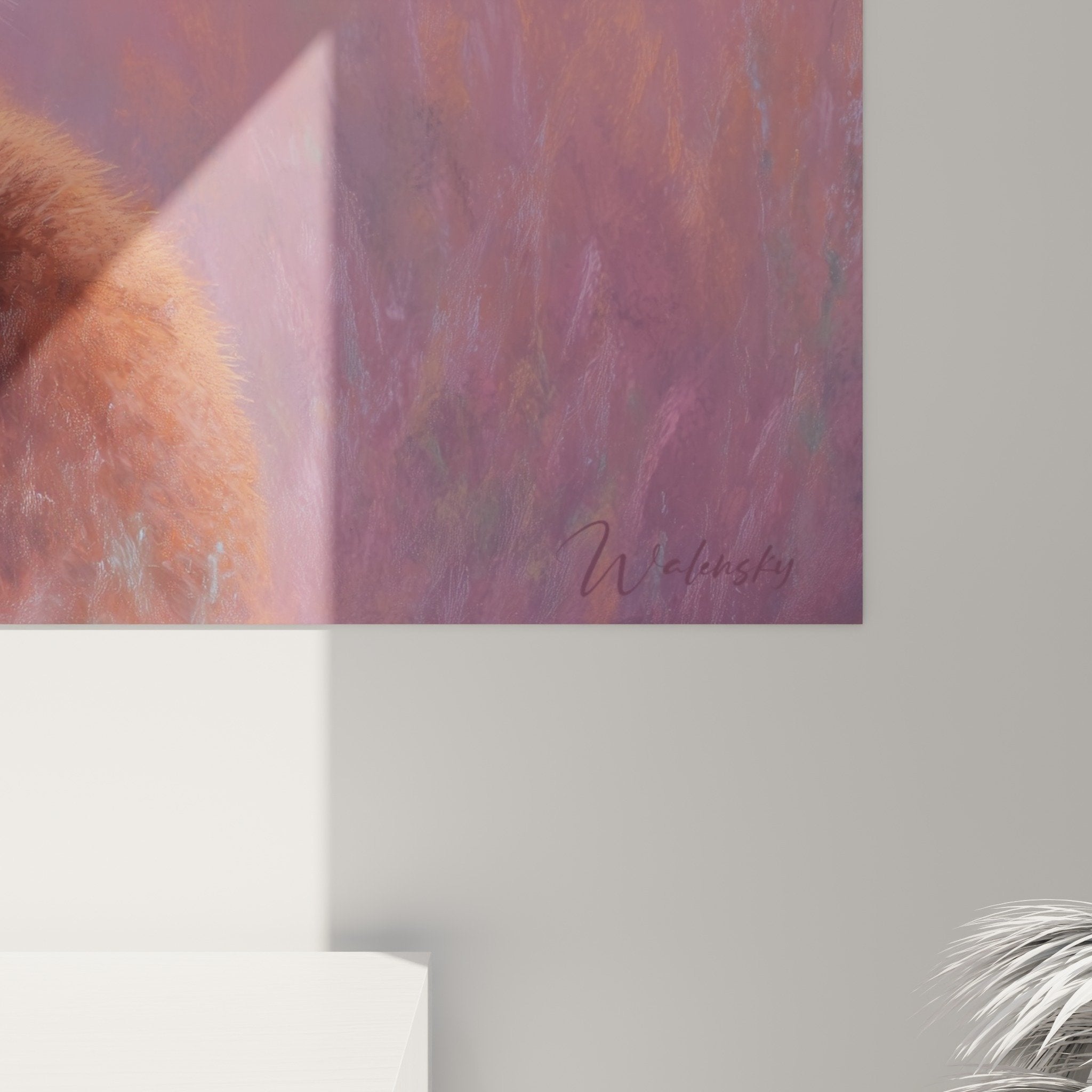 Vue ensemble tableau lion majestique tons roses violets decoration murale moderne salon