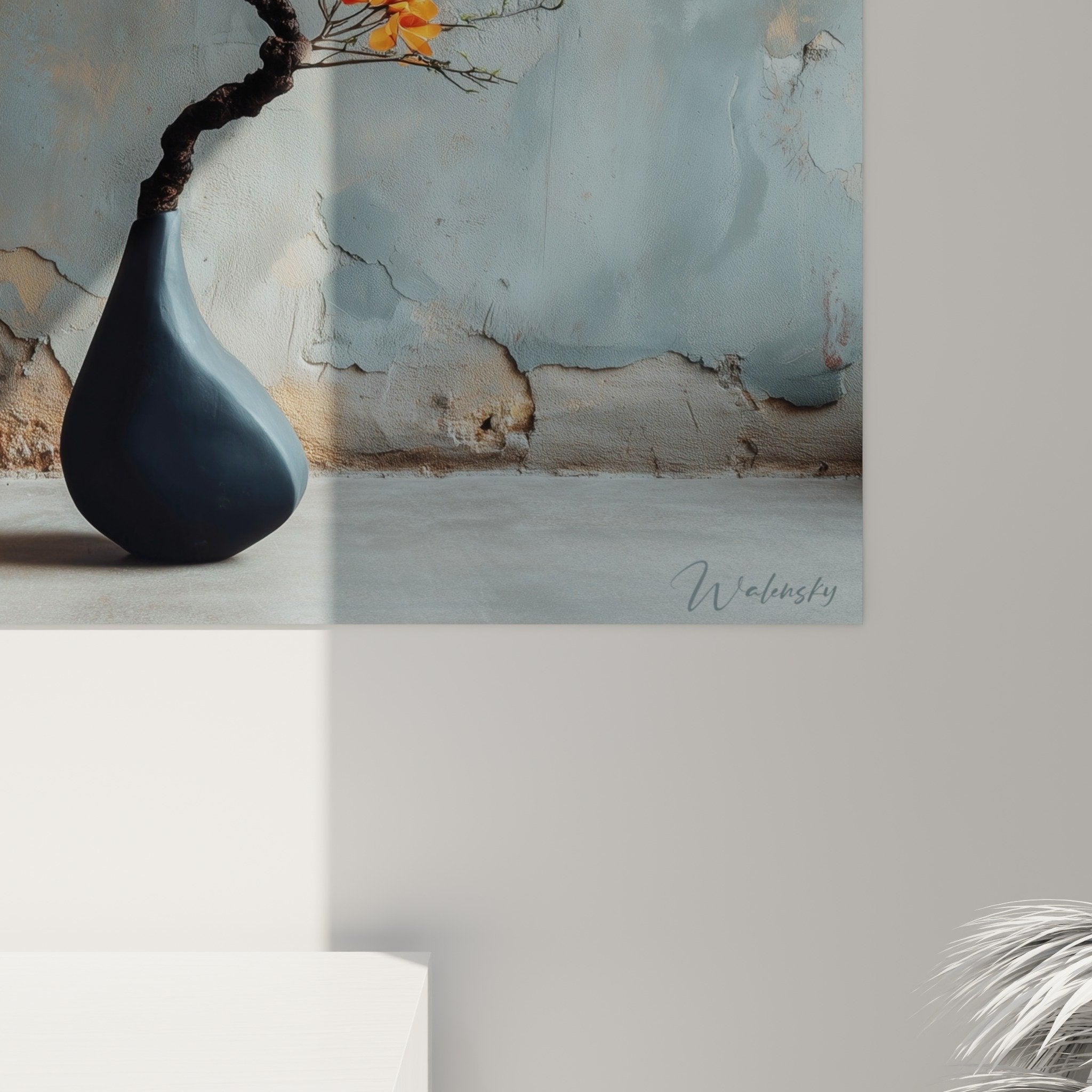 Vue ensemble tableau mural ikebana vase fleurs orange decoration interieur zen style japonais moderne