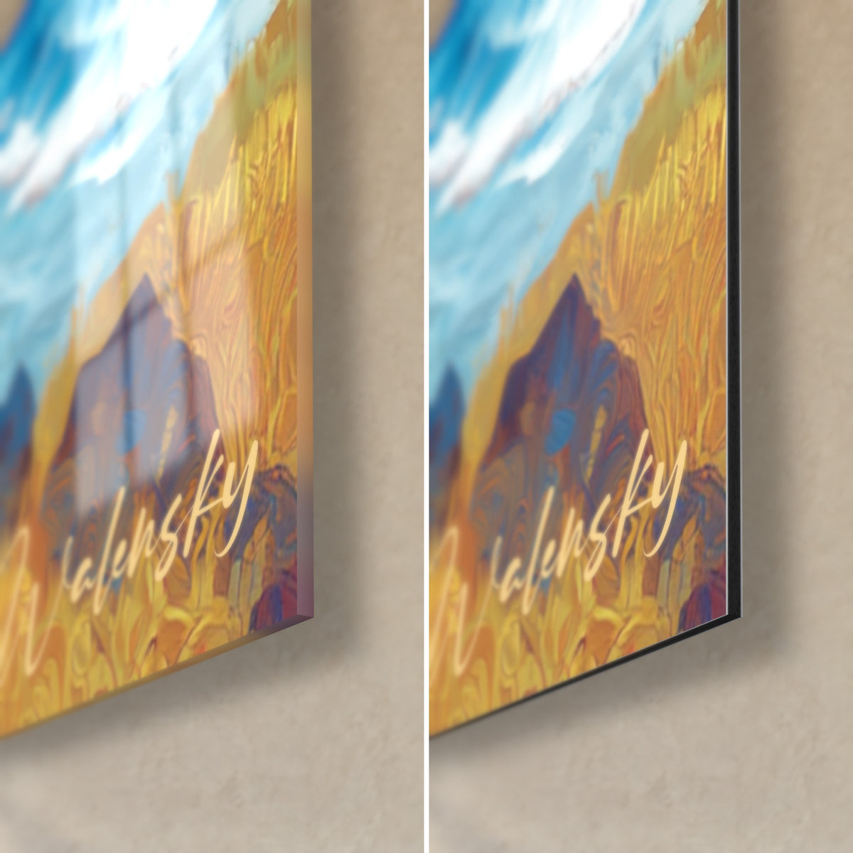 Schilderij stenen idool in profiel, goudkleurig gras en lichtblauwe lucht, rechtsonder in glanzend glas en mat Dibond