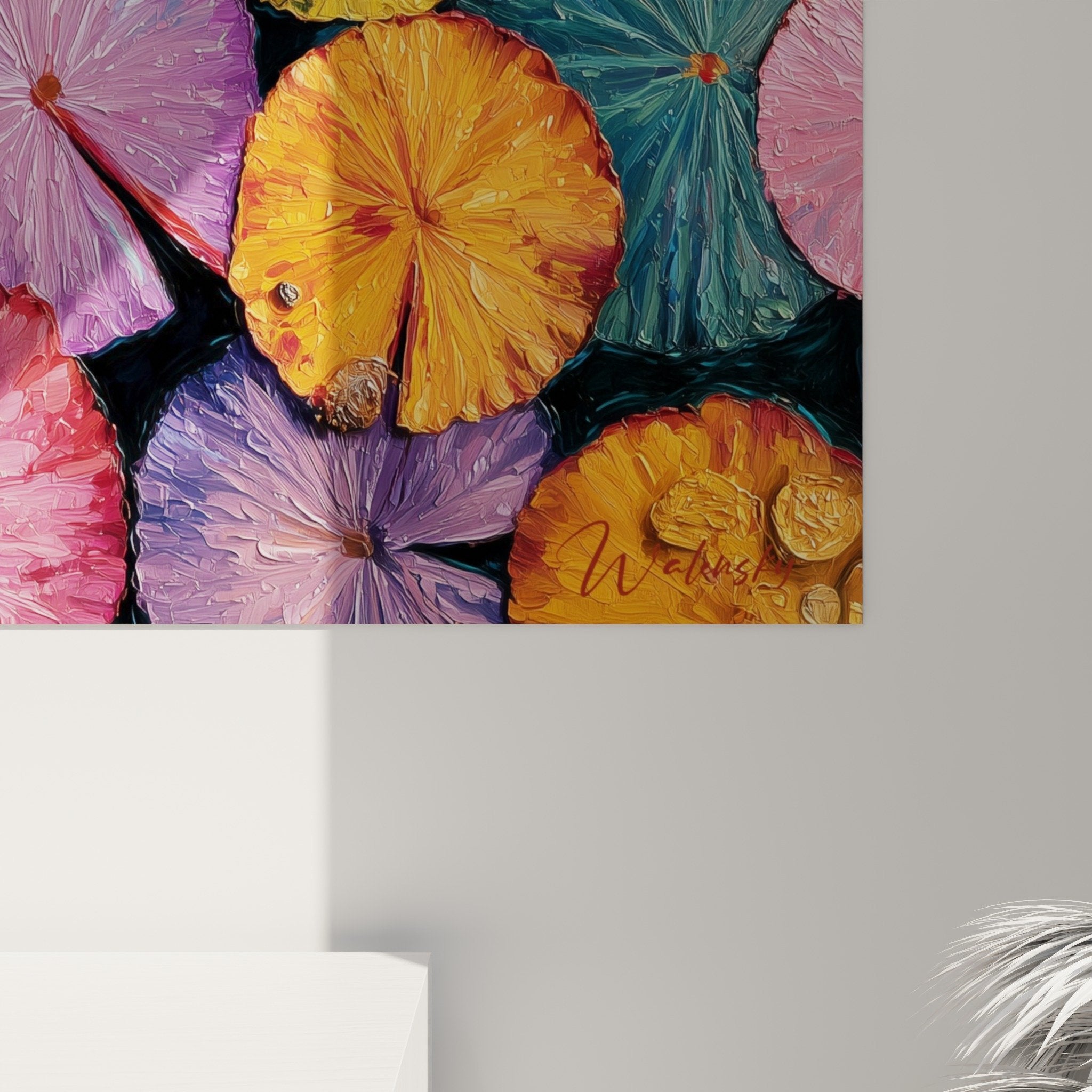 Vue ensemble tableau nénuphars multicolores violet turquoise orange composition florale aquatique déco murale