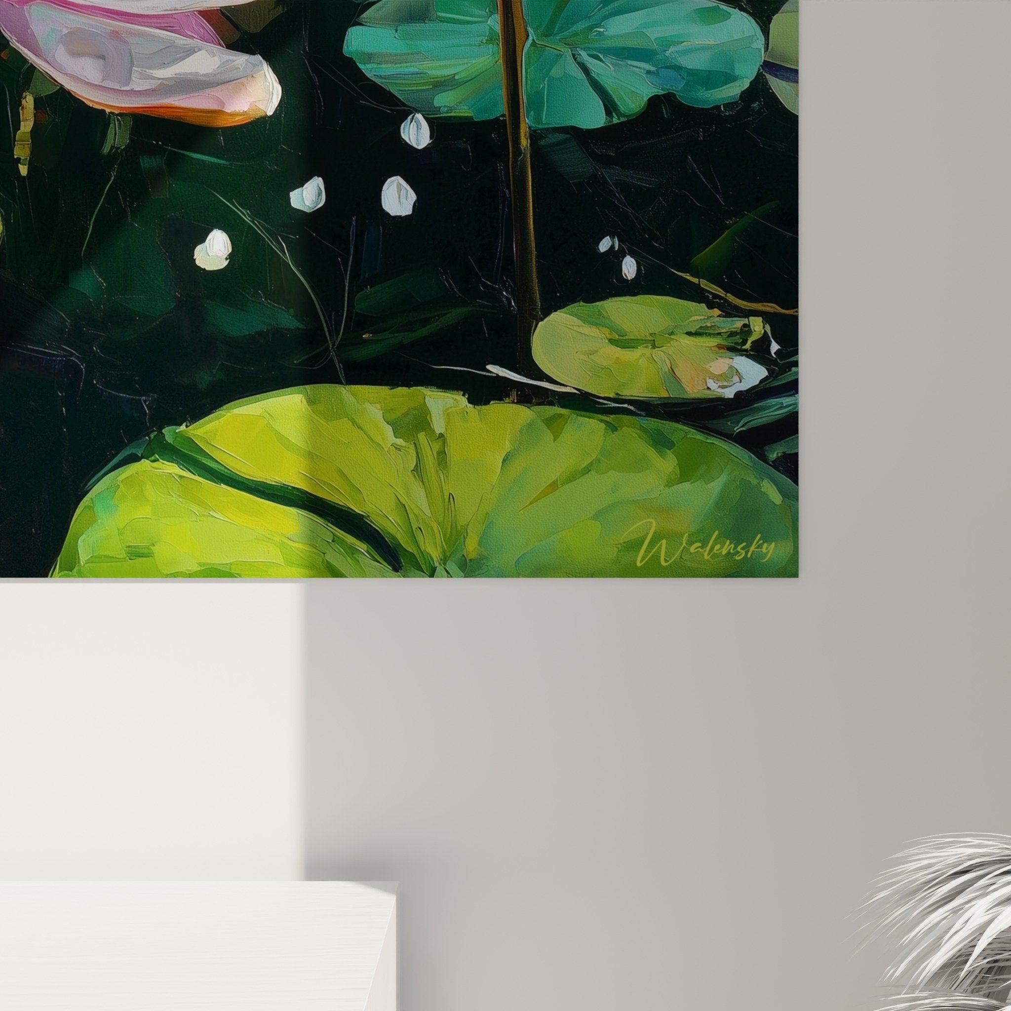 Vue ensemble tableau nénuphars décoratif intérieur moderne salon zen couleurs aquatiques