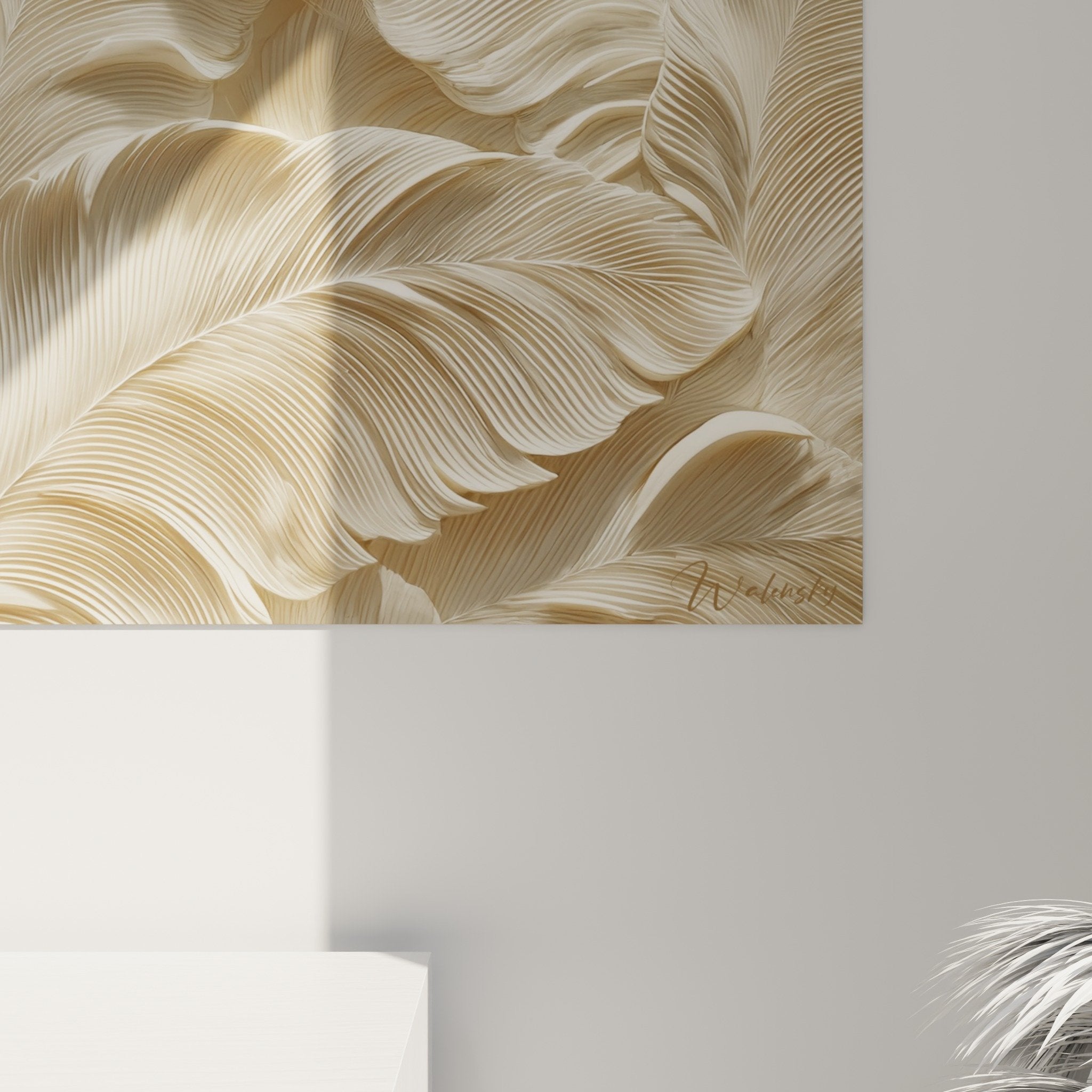 Vue ensemble tableau plumes sculptées relief beige doré decoration interieur moderne zen