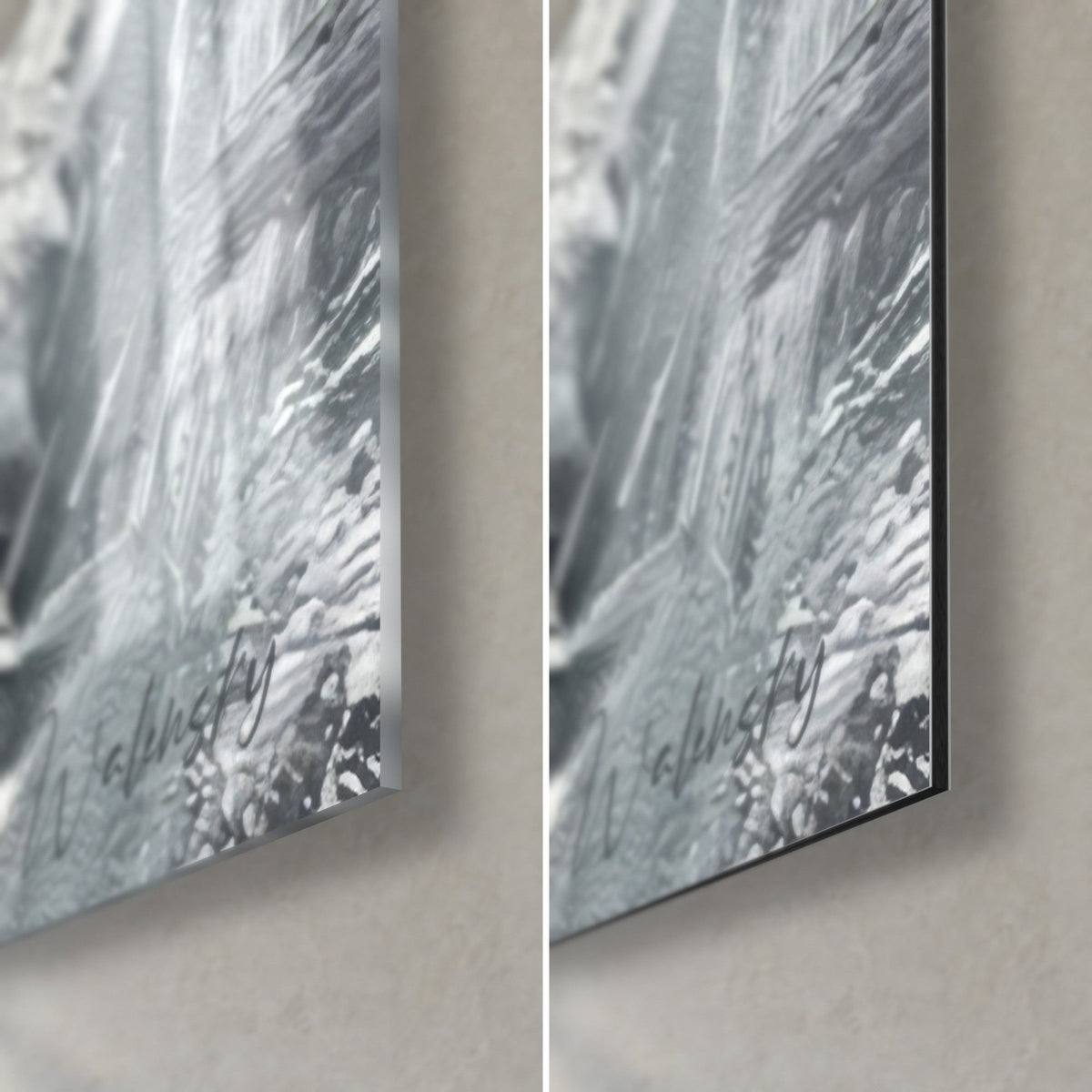 Schilderij Huilende witte wolf, rechtsonder: glanzend acrylglas links, mat zwart Dibond rechts, 3 mm rand