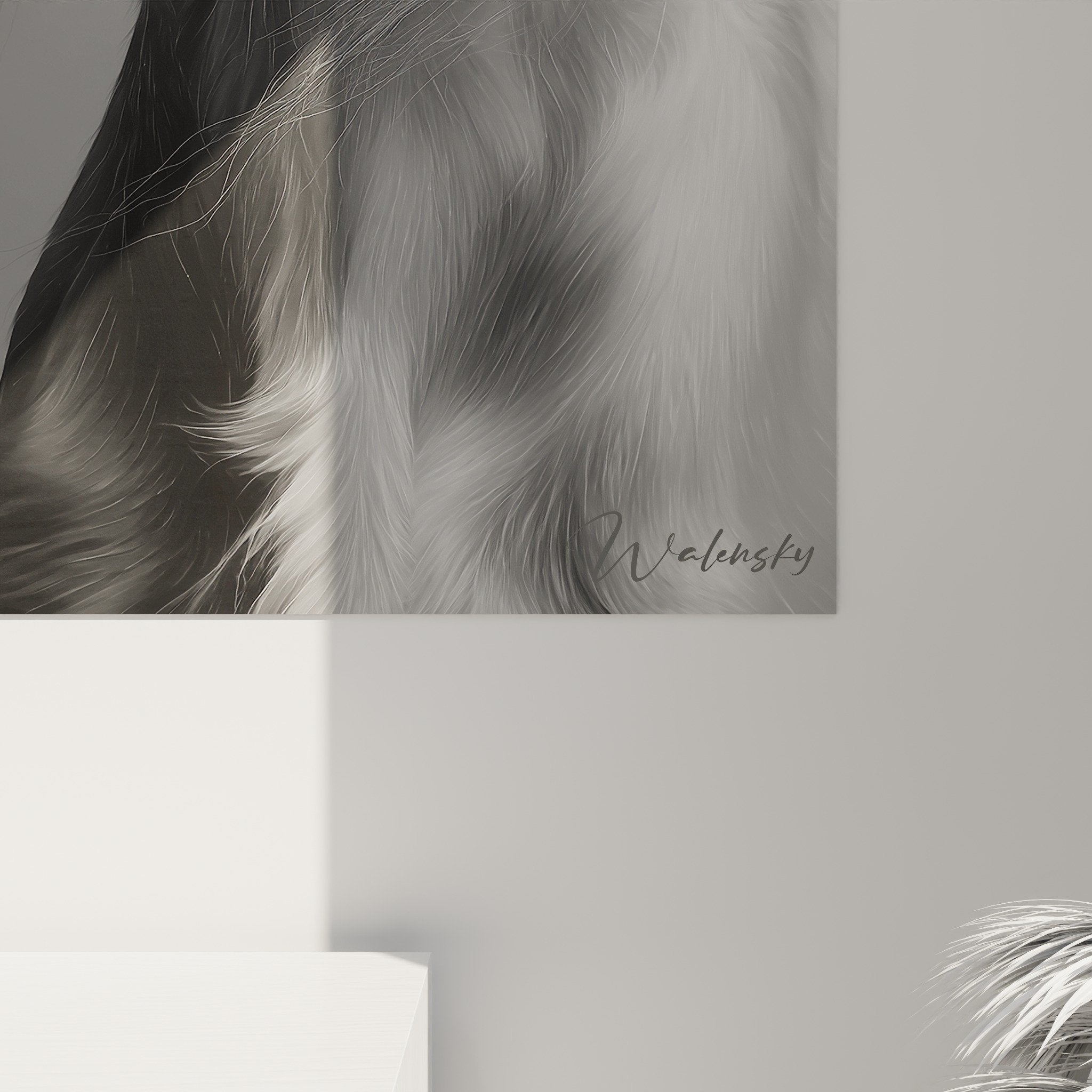 Vue d'ensemble du tableau portrait Saluki noir et blanc exposé dans intérieur contemporain minimaliste