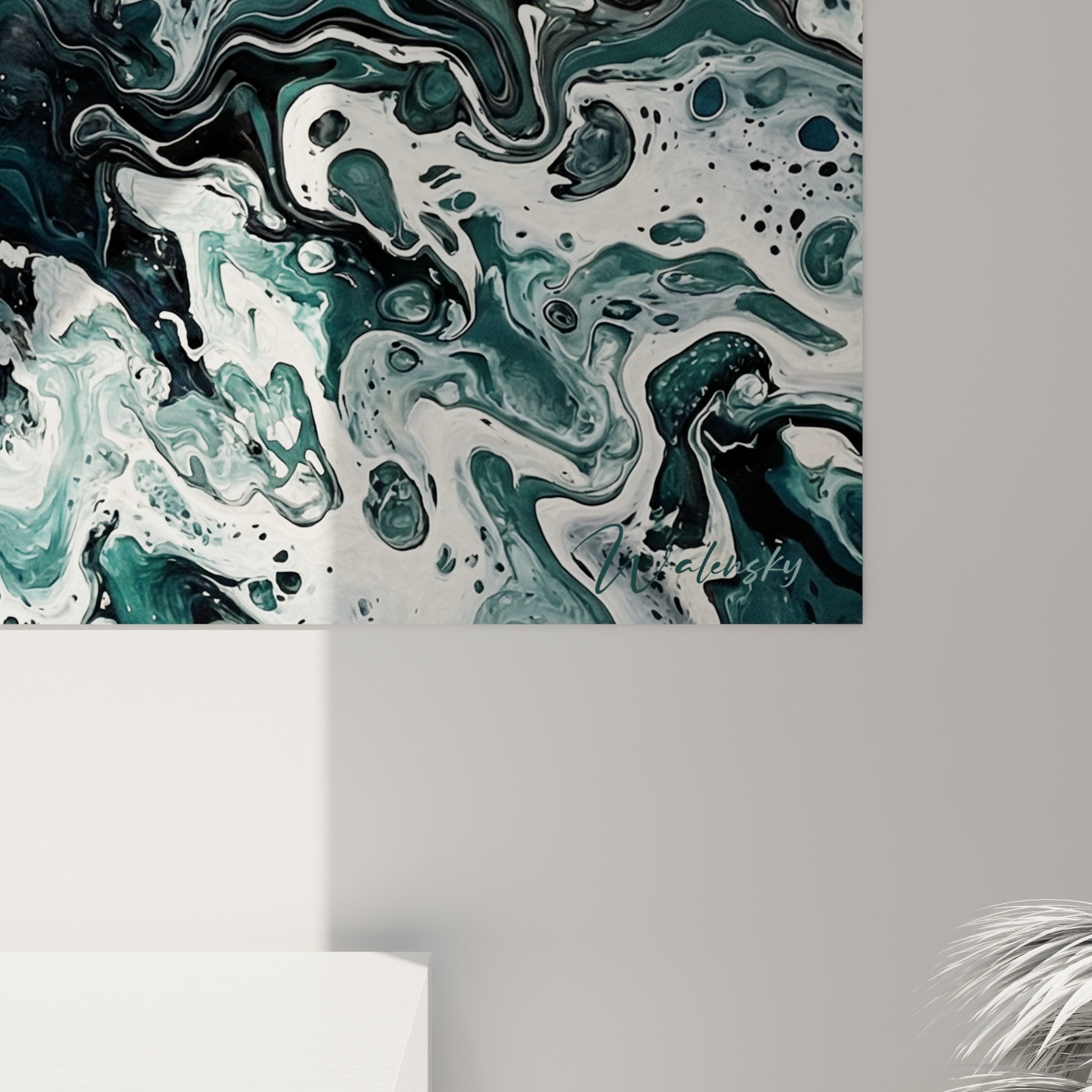 Vue ensemble tableau schipperke saut aquatique dans interieur contemporain mur clair