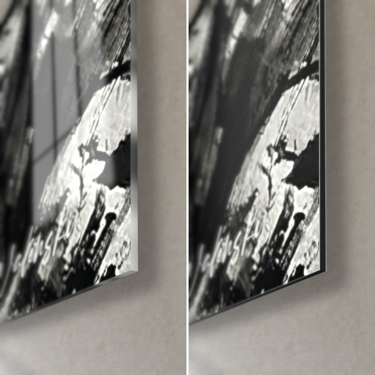 Quadro lanterna di pietra, angolo in basso a destra: vetro acrilico lucido nero e bianco, riflessi, Dibond opaco, bordo da 3 mm