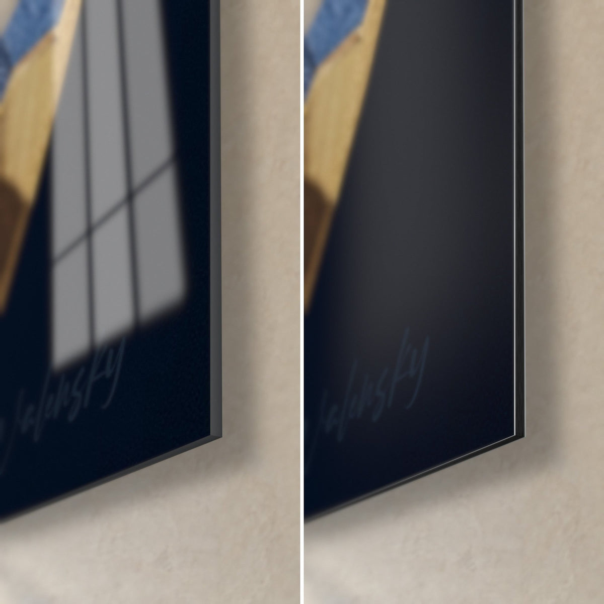 Tableau tigre facetté bleu nuit et or, coin bas droit : verre acrylique brillant à gauche, Dibond gris mat à droite