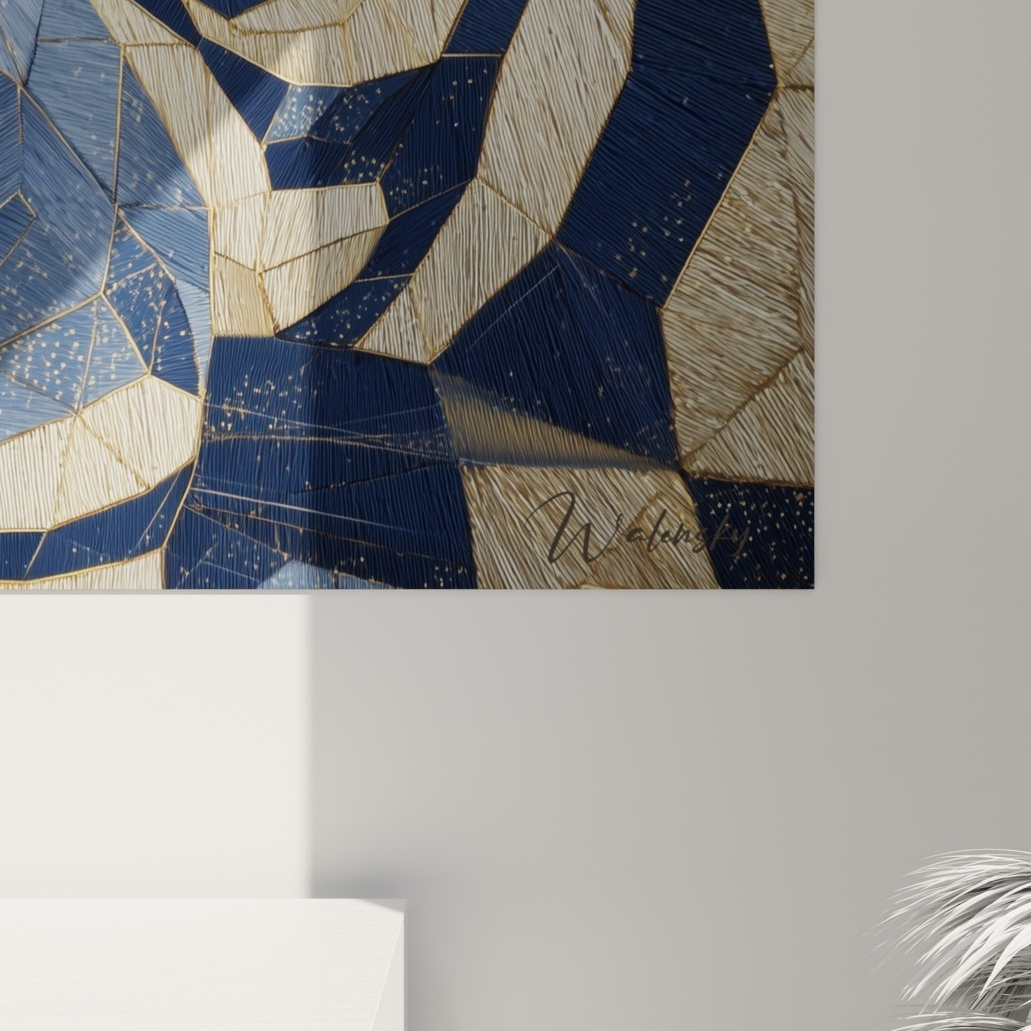 Vue ensemble tableau tigre geometrique bleu salon decoration murale contemporaine art polygonal