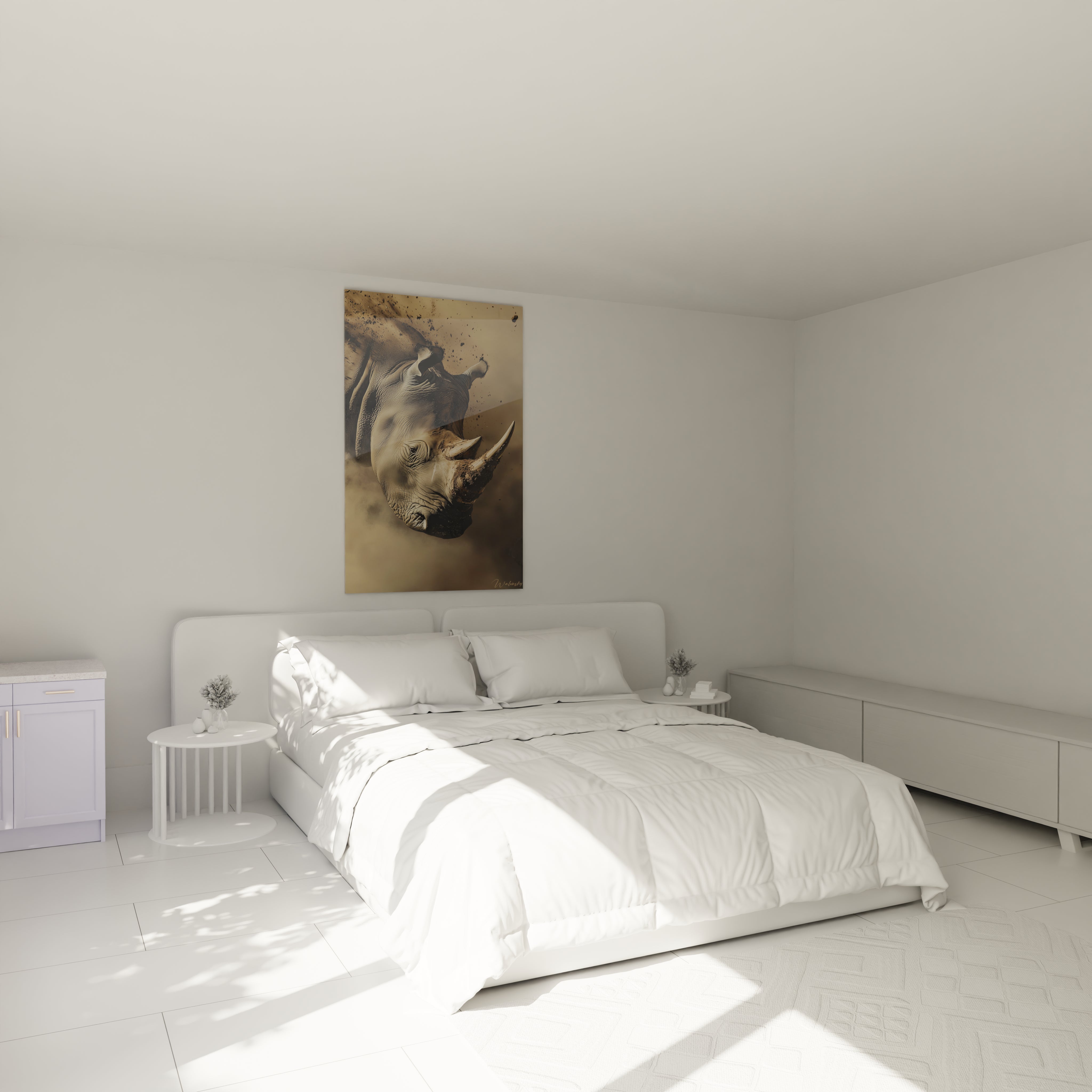 Tableau rhinocéros Walensky accroché au-dessus du lit dans une chambre lumineuse et minimaliste