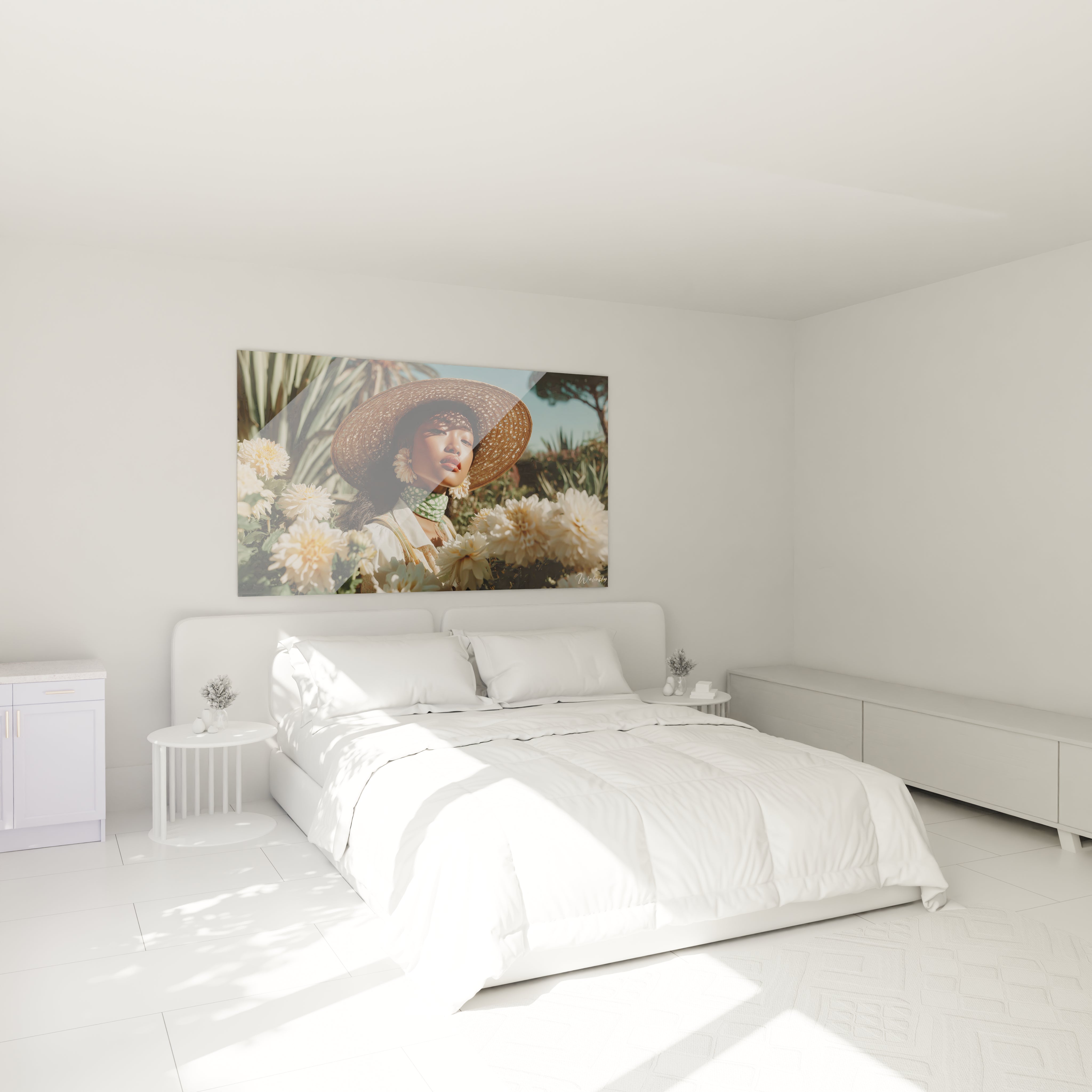 Chambre minimaliste avec lit blanc et tableau mural Walensky tableau femme fleurs blanches au dessus de la tete de lit