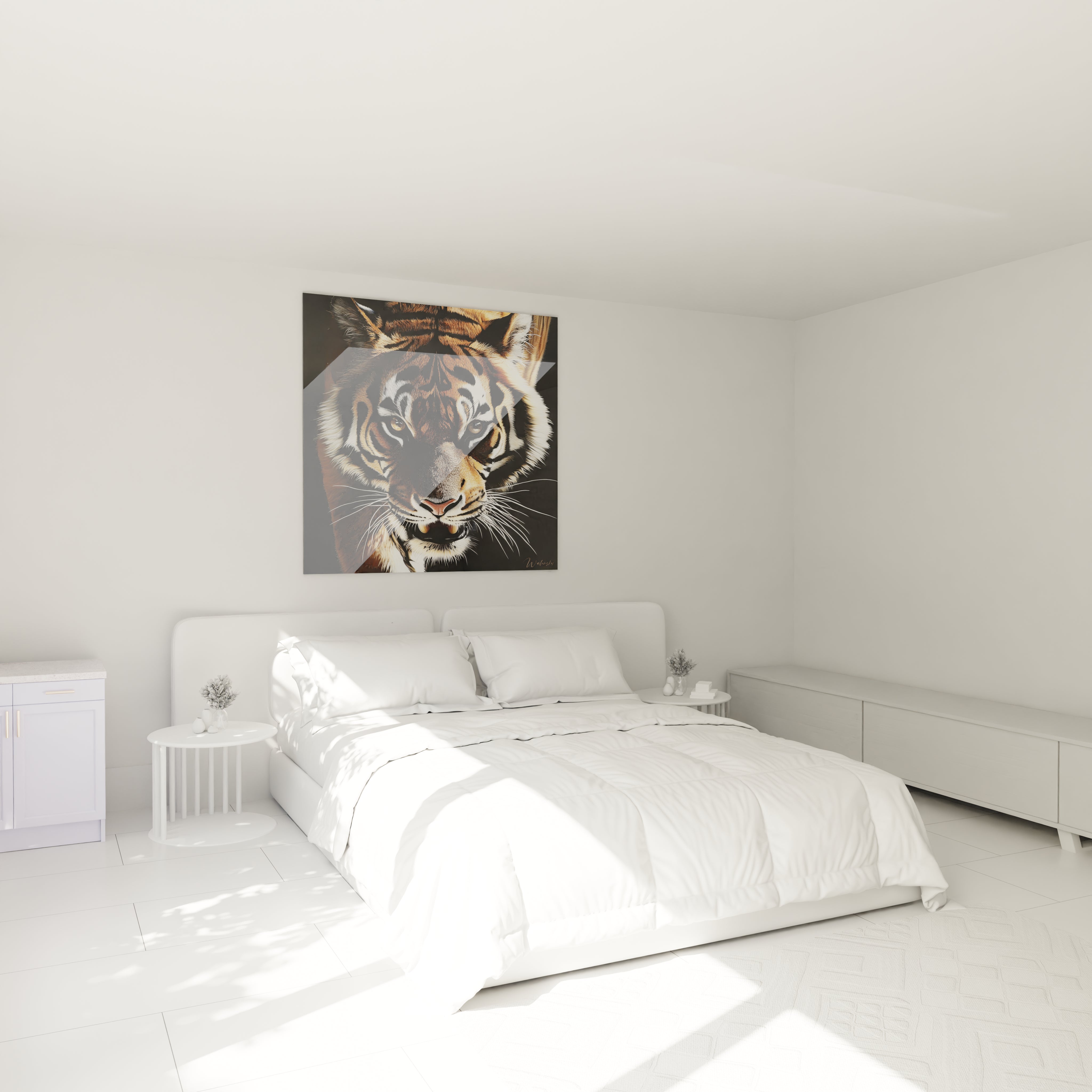 Tableau tigre Walensky accroché au mur dans une chambre lumineuse et minimaliste avec lit blanc