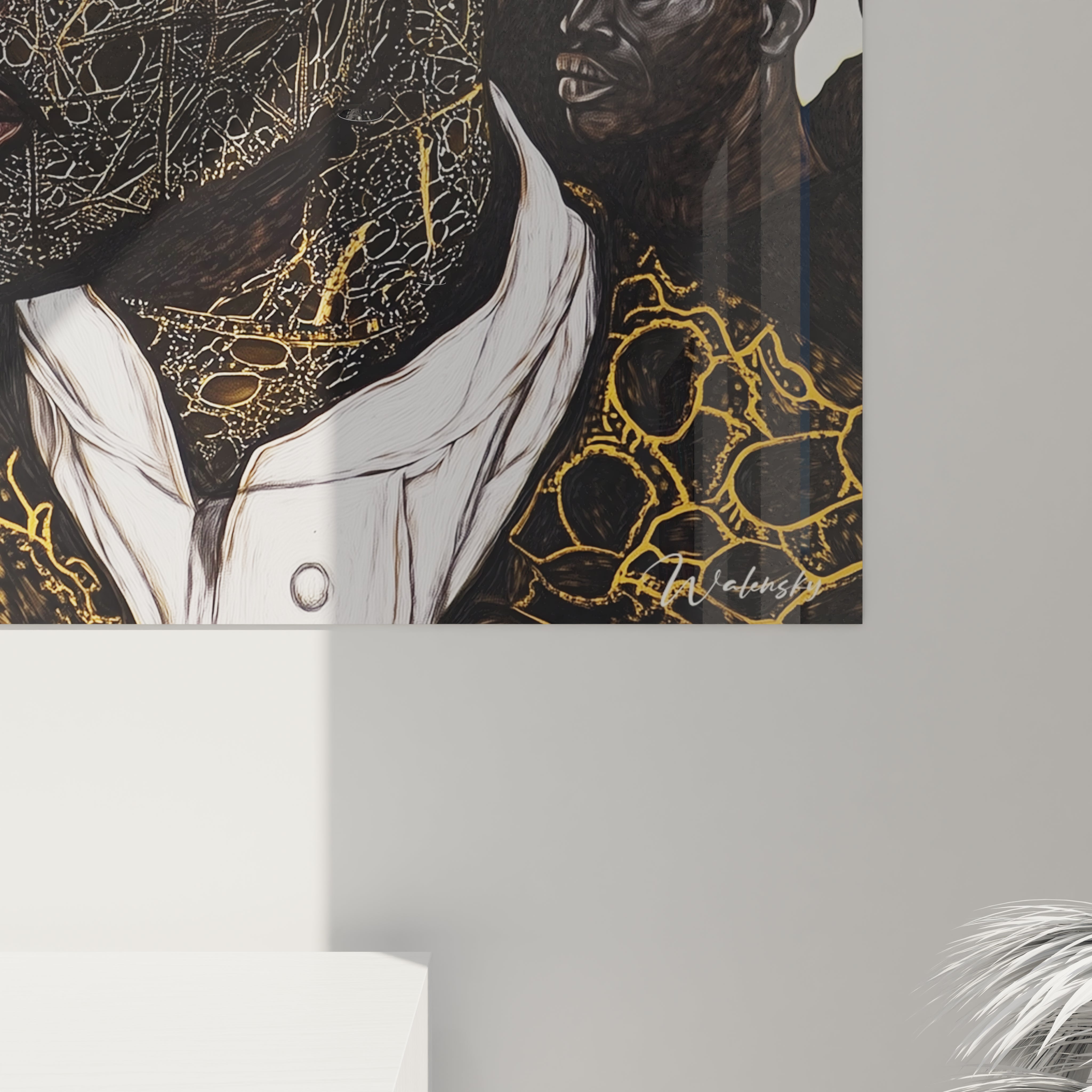 Tableau africain mural Walensky représentant un portrait artistique avec motifs dorés et détails noirs et blancs